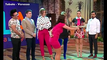 Tabata Culazo En Minivestido Rosa Vanessa VLA 07mar18